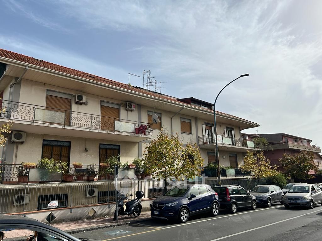 Appartamento in Vendita in Via Antonino di Sangiuliano 55 a Sant'Agata li Battiati
