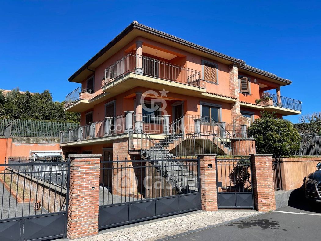 Casa Bi/Trifamiliare in Vendita in Via Piave a San Gregorio di Catania