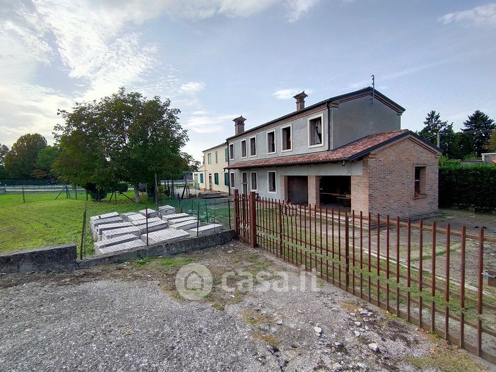 Casa indipendente in Vendita in Via Padana Inferiore Est a Legnago
