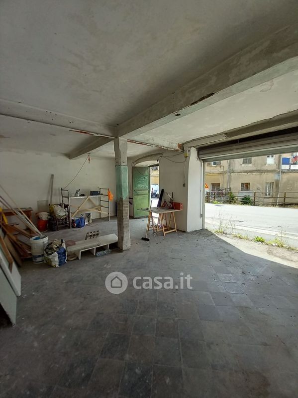 Negozio/Locale commerciale in Vendita in Via Borzoli 101 r a Genova