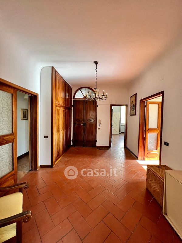 Appartamento in Vendita in Via Ugo Foscolo a Firenze