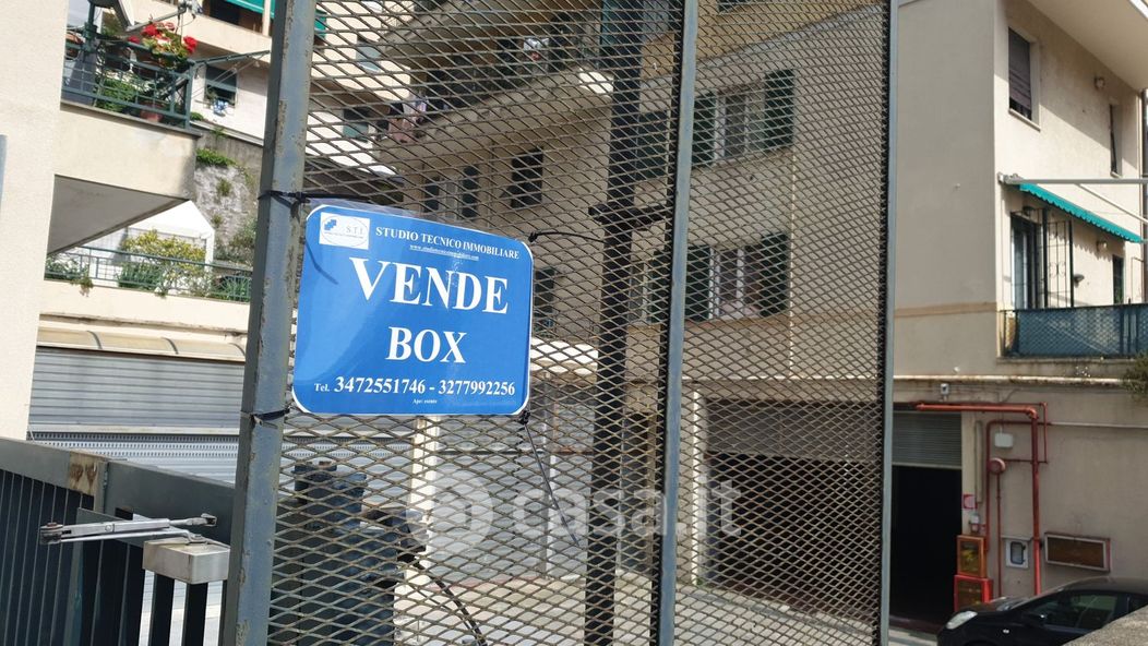 Garage/Posto auto in Vendita in Via Federico Donaver a Genova