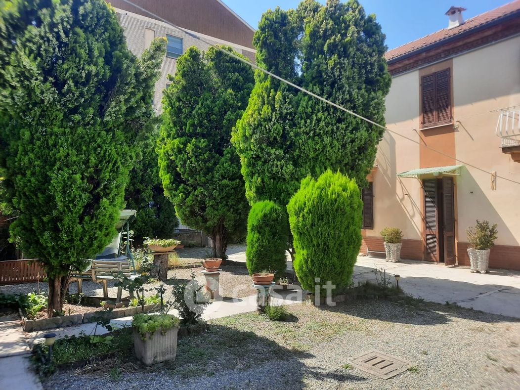 Casa Bi/Trifamiliare in Vendita in Via Levata 130 a Alessandria