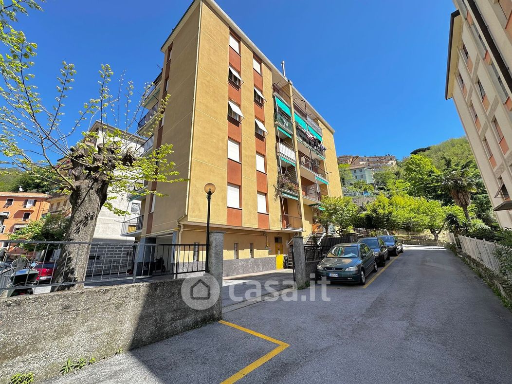 Appartamento in Vendita in Salita Serra Riccò 15 a Genova