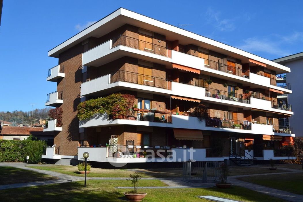 Appartamento in Affitto in Via Vittorio Veneto 8 a Arona