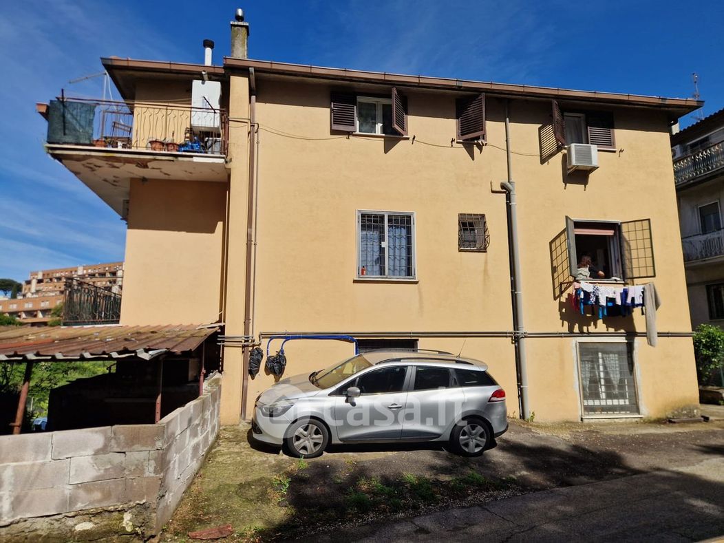 Appartamento in Vendita in Via Dalmine a Roma