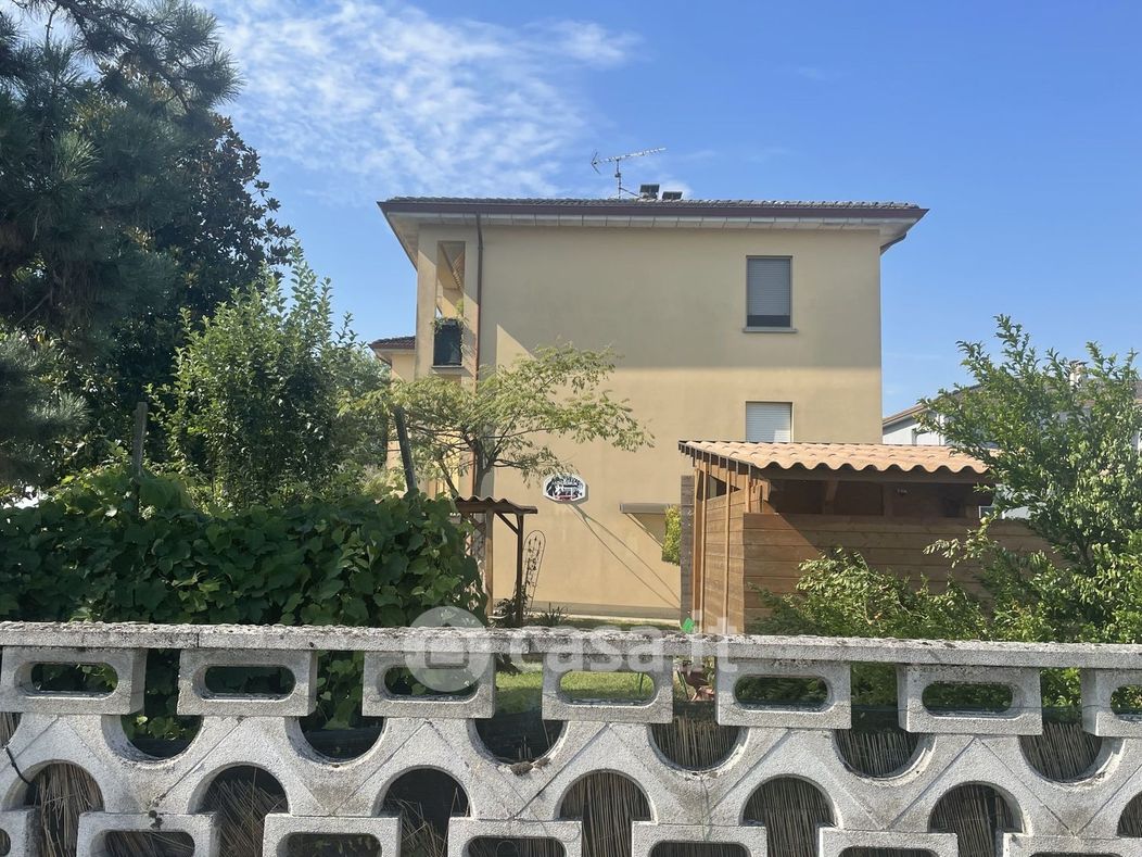Appartamento in Vendita in Via Filippo Melloni 3 a Polesine Zibello