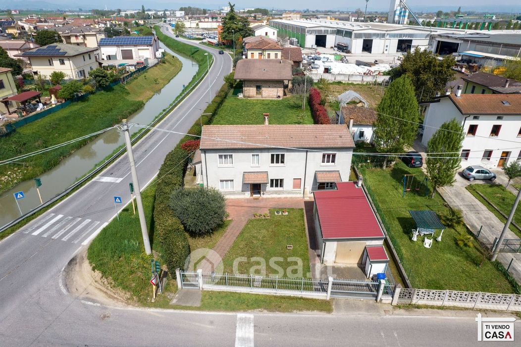 Casa indipendente in Vendita in Via Cadelsette 1 a Albaredo d'Adige