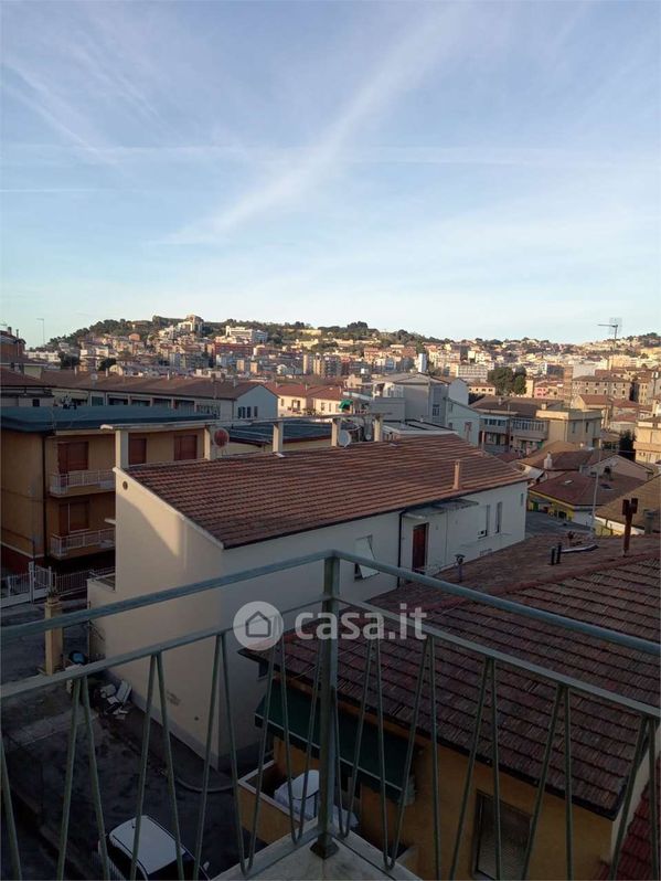 Appartamento in Vendita in Via Jesi a Ancona