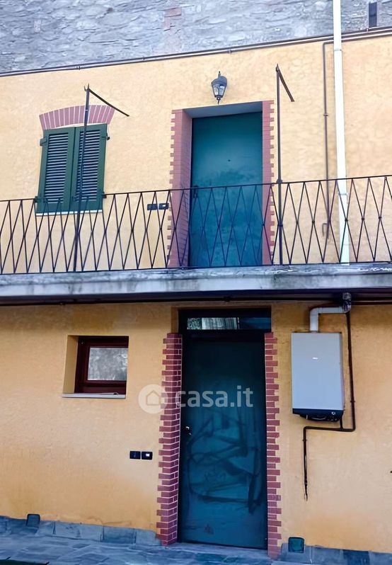 Appartamento in Vendita in Via Giuseppe Garibaldi 13 a Casalzuigno
