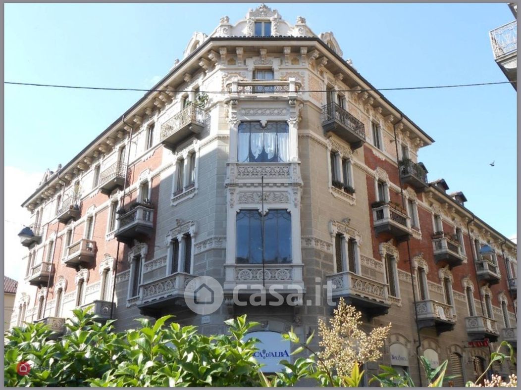 Appartamento in Vendita in Largo Luigi Cibrario a Torino