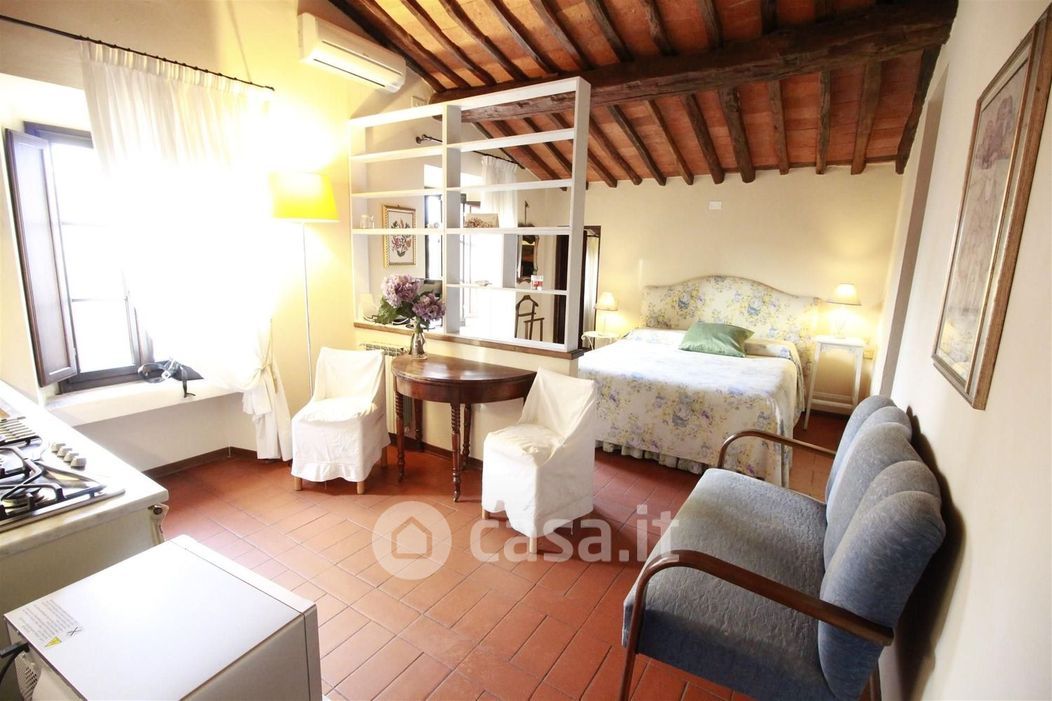 Appartamento in Affitto in Via di Rocchino 155 a Lucca