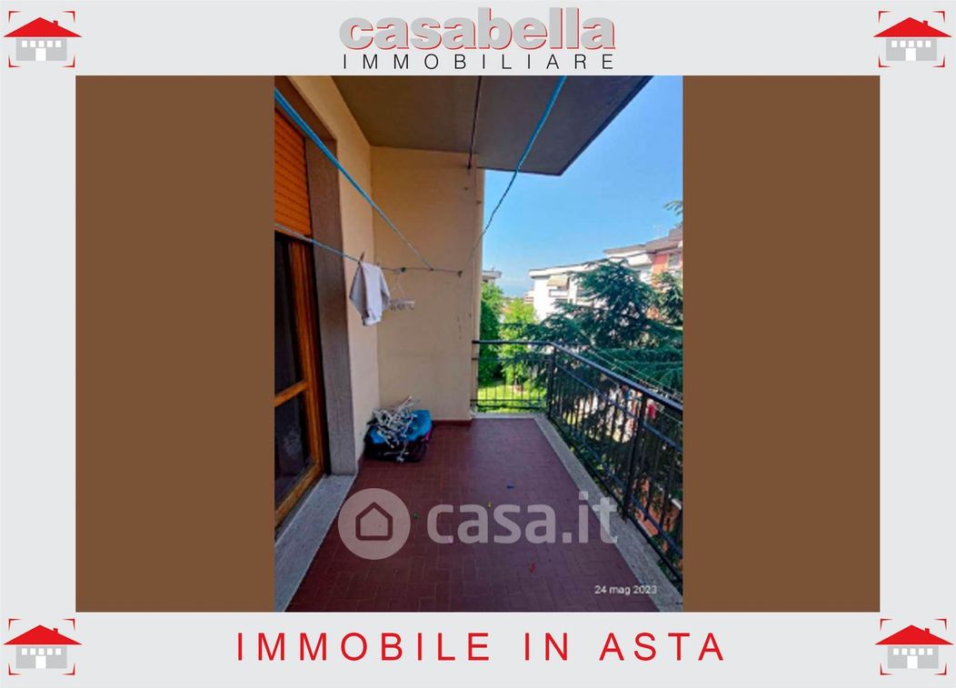 Appartamento in Vendita in Via Fosse Ardeatine 11 a Prato