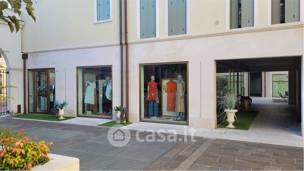 Negozio/Locale commerciale in Affitto in Via Romanina 2 a Castelfranco Veneto
