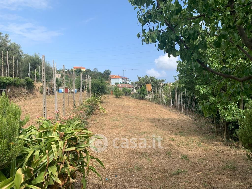 Terreno edificabile in Vendita in Via Nino Bixio a Vado Ligure