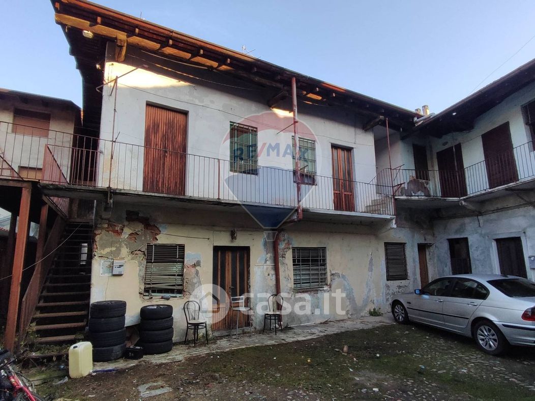 Rustico/Casale in Vendita in Via Engalfredo 1 a Samarate