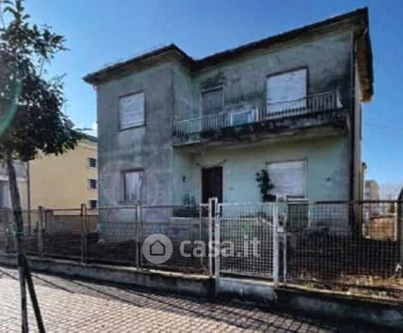 Casa Bi/Trifamiliare in Vendita in Via Guglielmo Marconi a Cerea