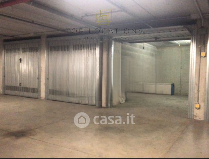 Garage/Posto auto in Affitto in Via enrico cosenz a Milano
