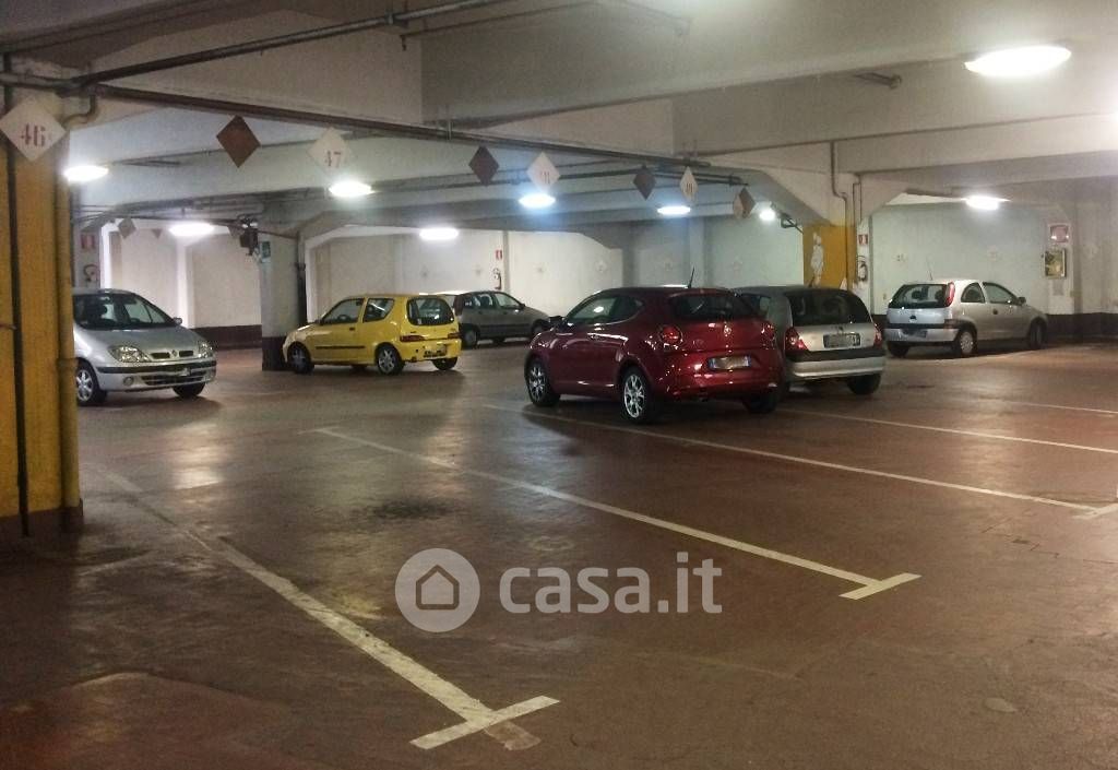 Garage/Posto auto in Affitto in a Torino