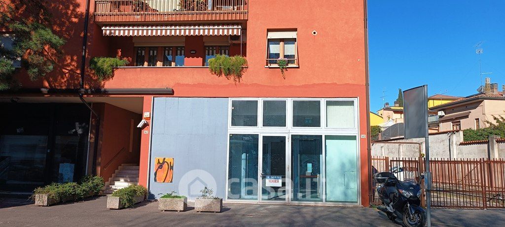 Negozio/Locale commerciale in Vendita in Via Scuderlando 140 a Verona