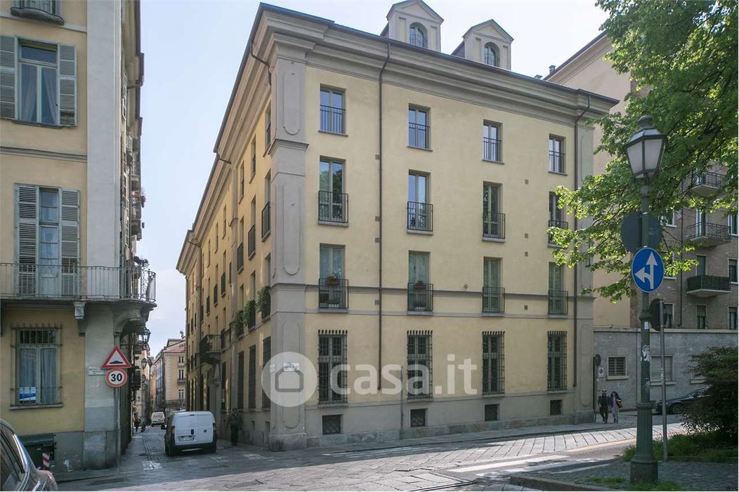 Appartamento in Affitto in Via Giuseppe Barbaroux 43 a Torino