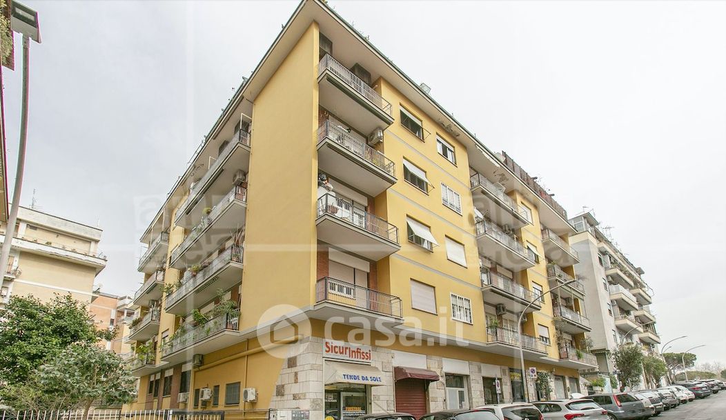 Appartamento in Vendita in Via Luigi Ronzoni 28 a Roma