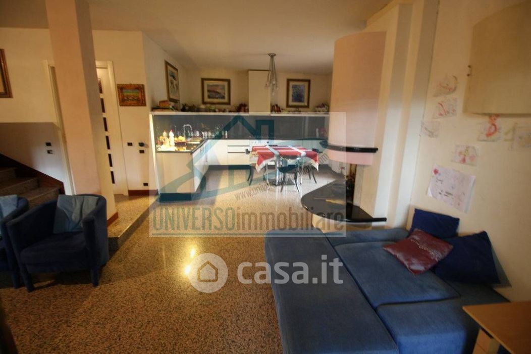 Villa in Vendita in Via delle Zinnie a Ascoli Piceno