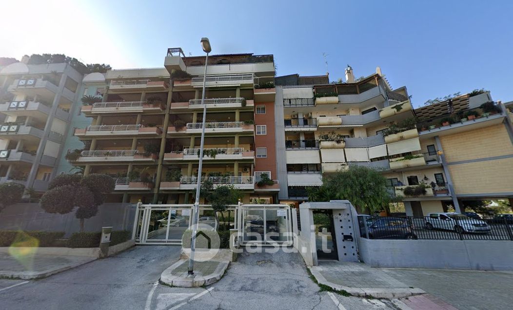 Appartamento in Vendita in Via Antonio de Curtis 36 a Bari