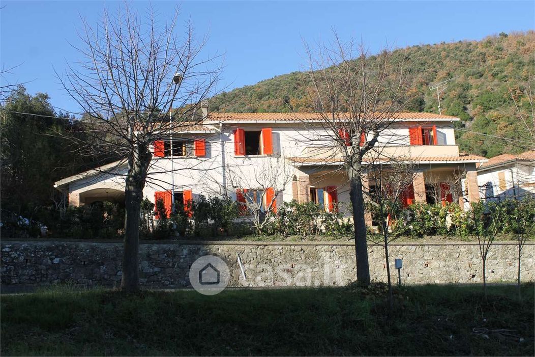 Villa in Vendita in Viale del Risorgimento 6 a Montecatini Val di Cecina