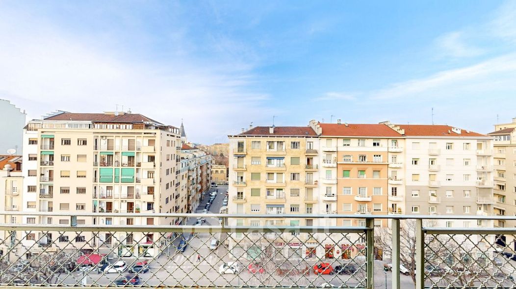 Appartamento in Vendita in Corso Sebastopoli 159 a Torino