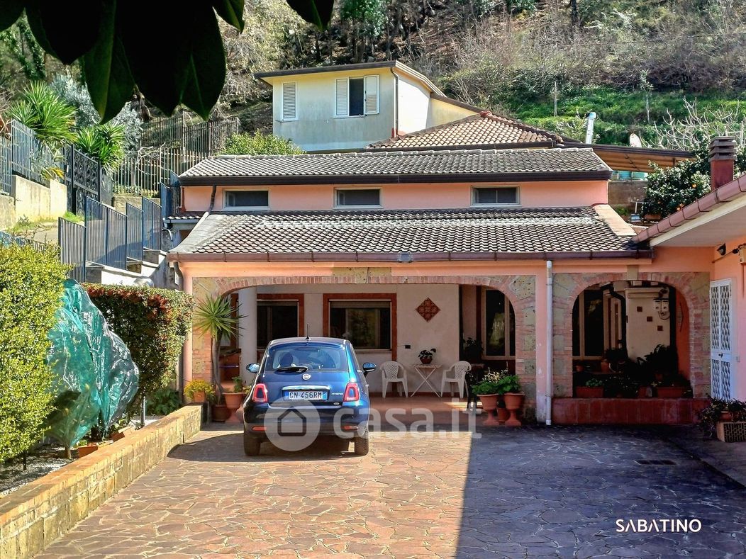 Casa indipendente in Vendita in Via San Elia a Salerno