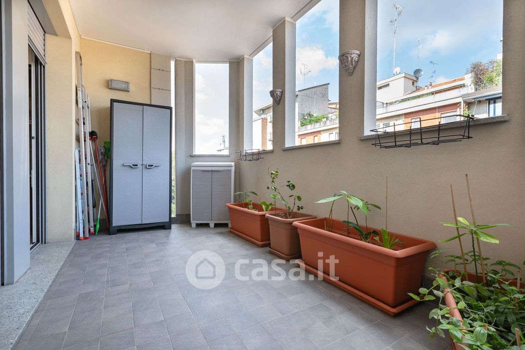 Appartamento in Vendita in Via Mincio 4 a Milano