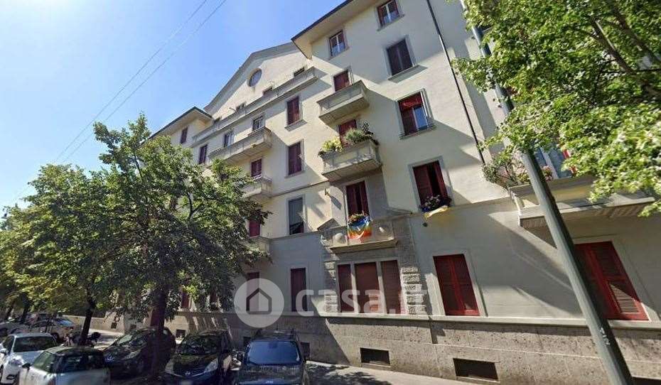 Appartamento in Vendita in Via Canaletto 10 a Milano