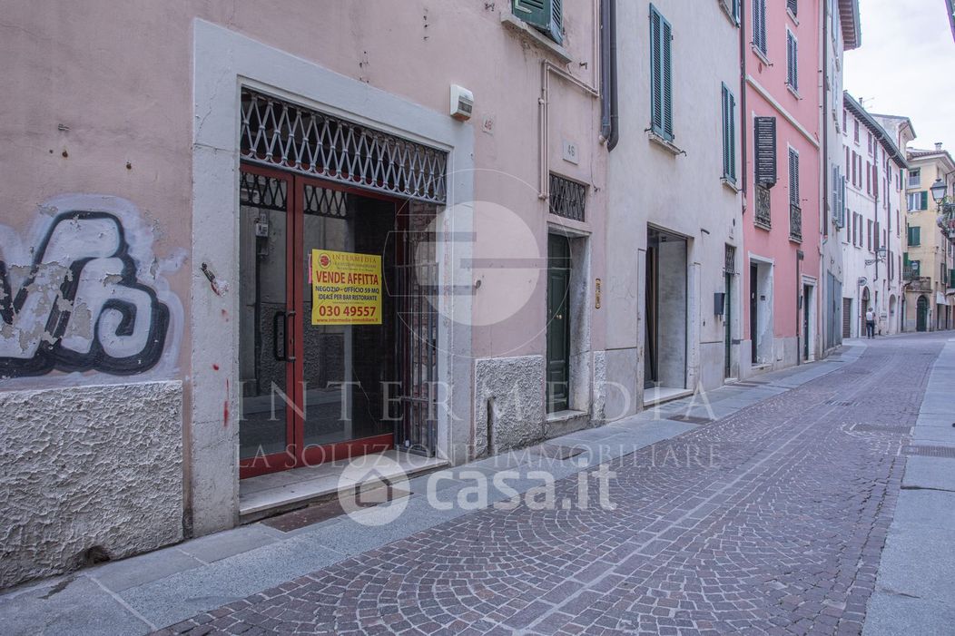 Negozio/Locale commerciale in Vendita in Via Carlo Cattaneo 46 a Brescia