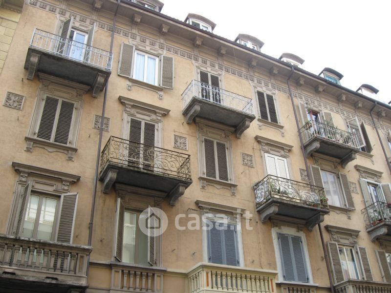 Appartamento in Vendita in Via Barge a Torino