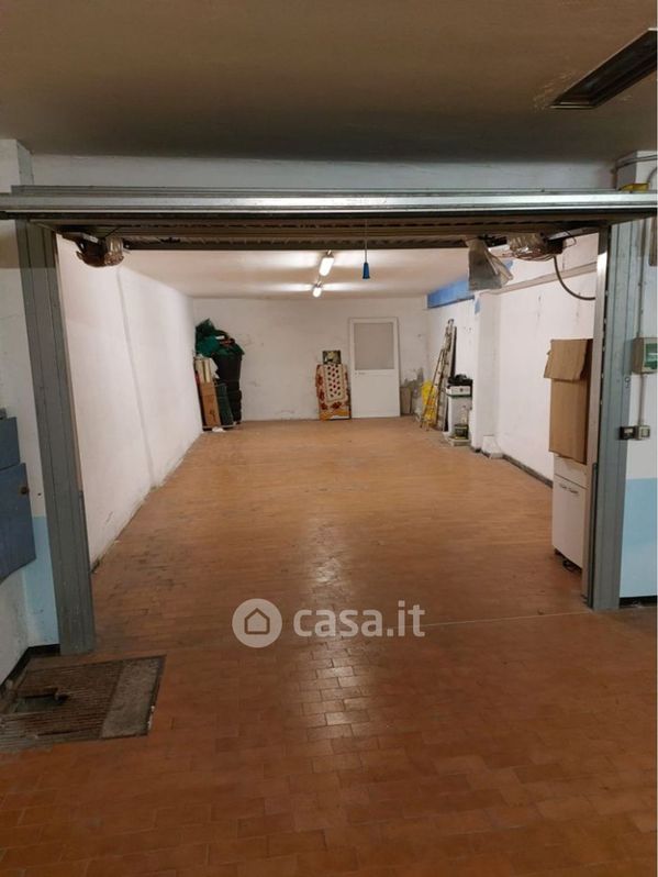 Garage/Posto auto in Vendita in Via Carducci a Savona