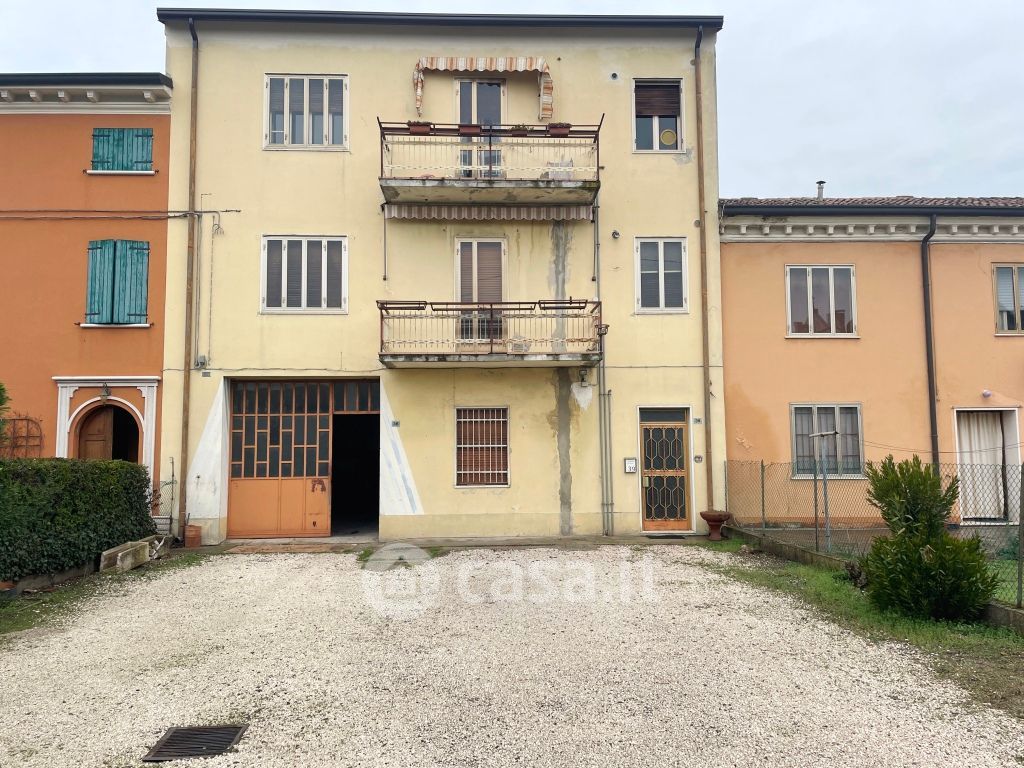 Casa Bi/Trifamiliare in Vendita in Via G. Mazzini 39 a Sorgà