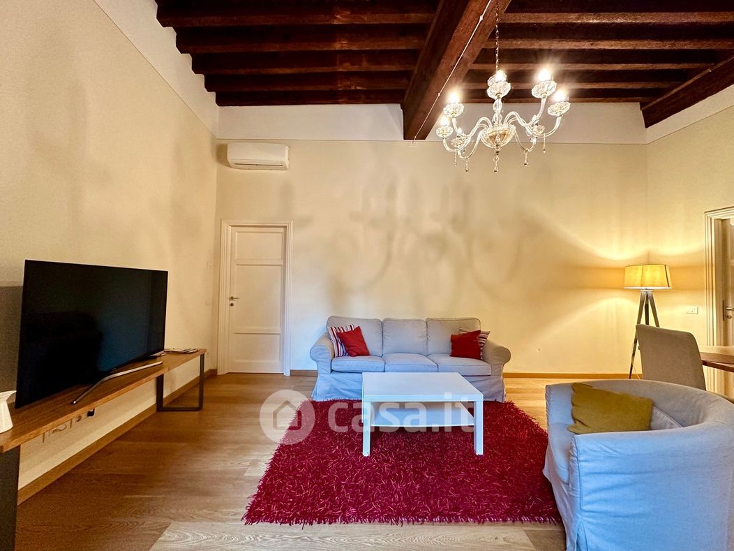 Appartamento in Vendita in Via Burlamacchi 25 a Lucca