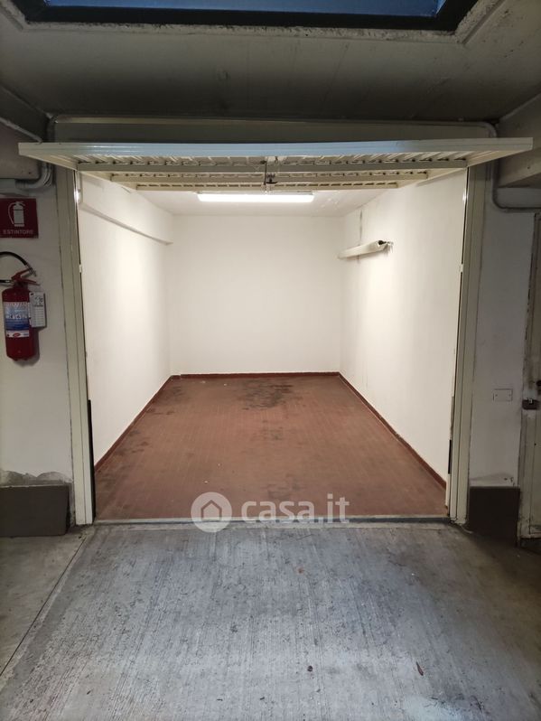 Garage/Posto auto in Affitto in Via Lazzaretto 2 a Milano