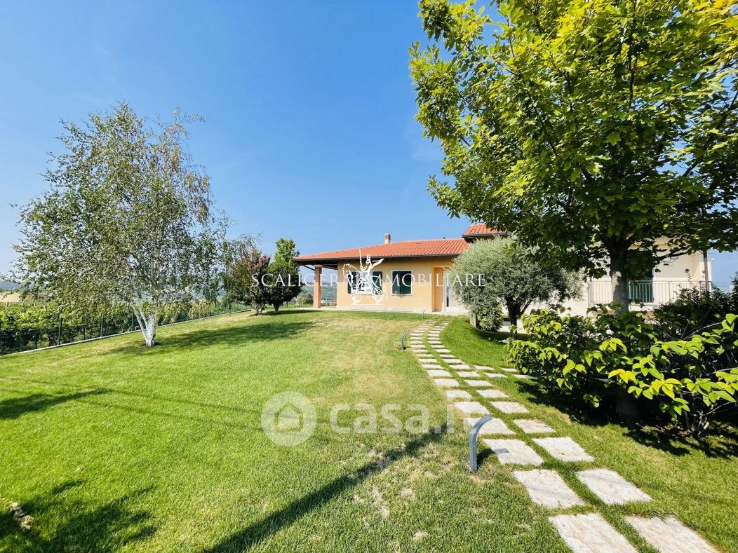 Villa in Vendita in Via Donzellino a Lavagno