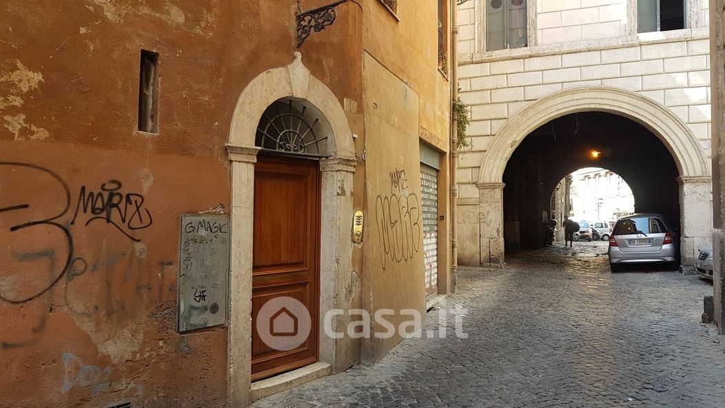 Appartamento in Affitto in Via dell'Arco de' Cenci 1 a Roma