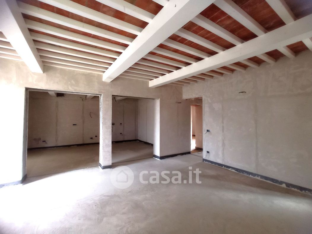 Casa Bi/Trifamiliare in Vendita in a San Giuliano Terme