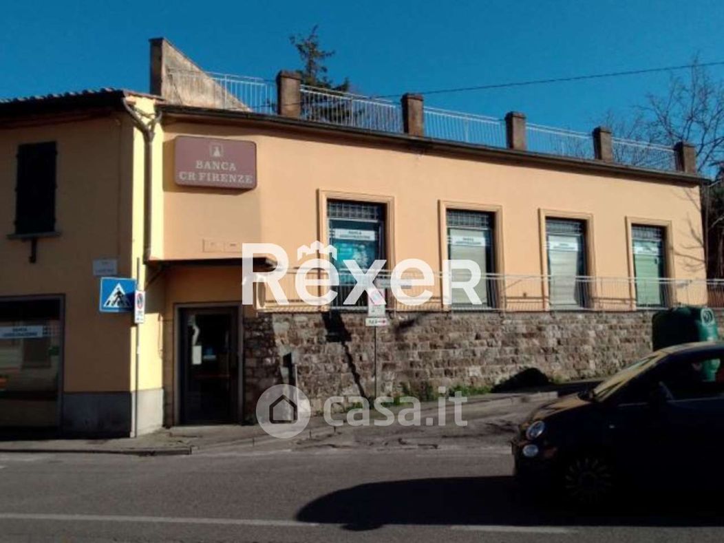 Negozio/Locale commerciale in Vendita in Via Faentina 2 a Firenze