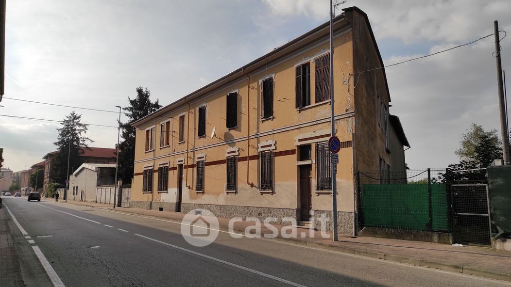 Casa Bi/Trifamiliare in Vendita in Via Trento 13 a Vercelli