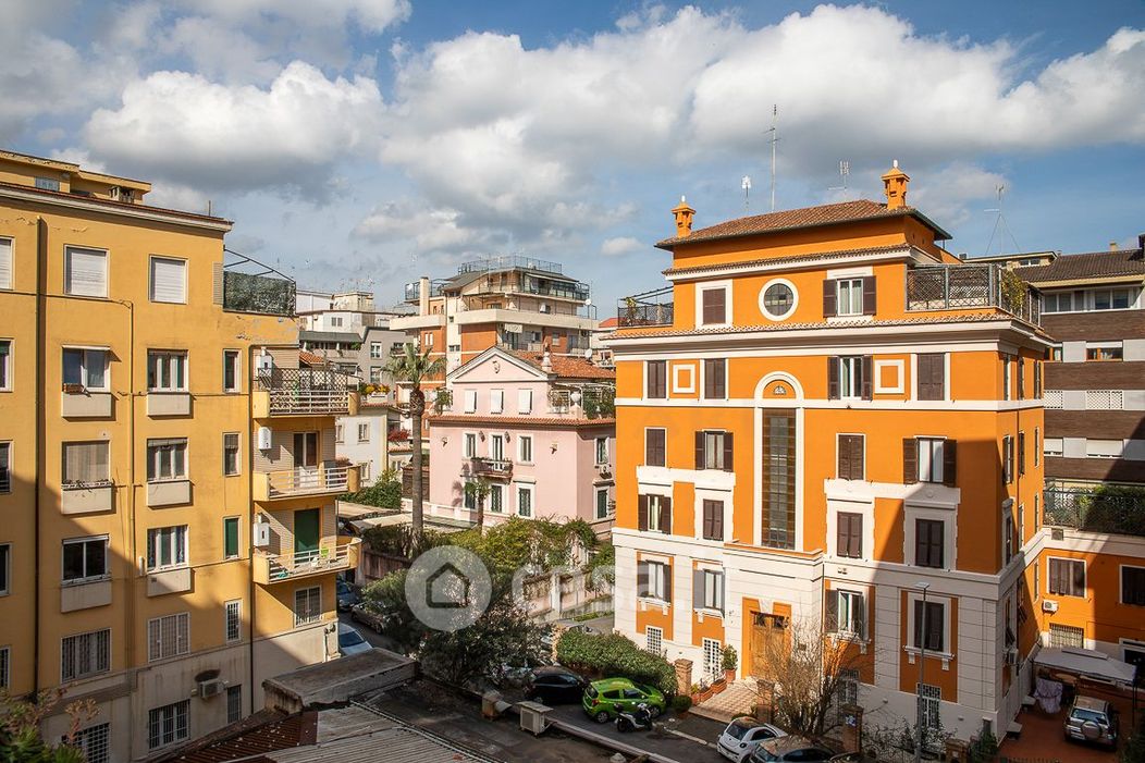 Appartamento in Vendita in Piazza Oreste Tommasini a Roma