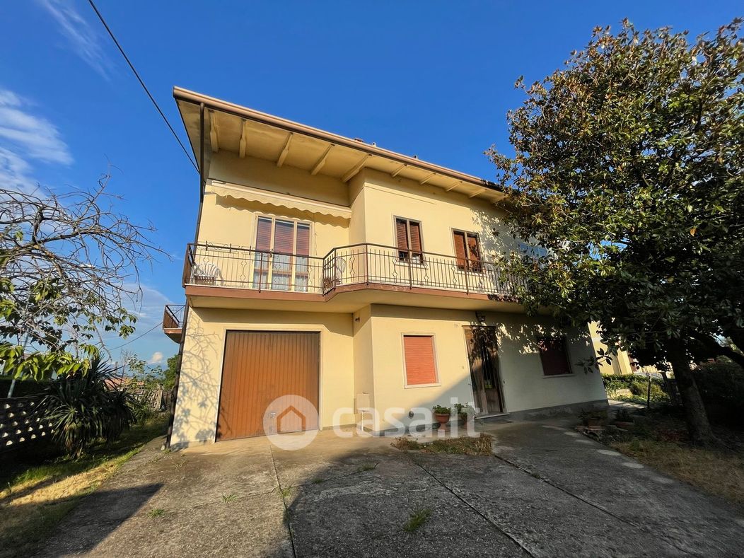 Villa in Vendita in Via dante alighieri 1 a Monteforte d'Alpone