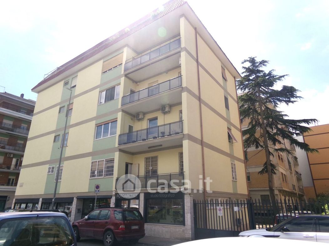 Appartamento in Vendita in Via Capo Passero 10 a Roma