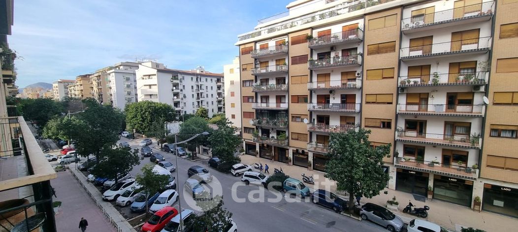 Appartamento in Vendita in Via Giuseppe Sciuti 180 a Palermo
