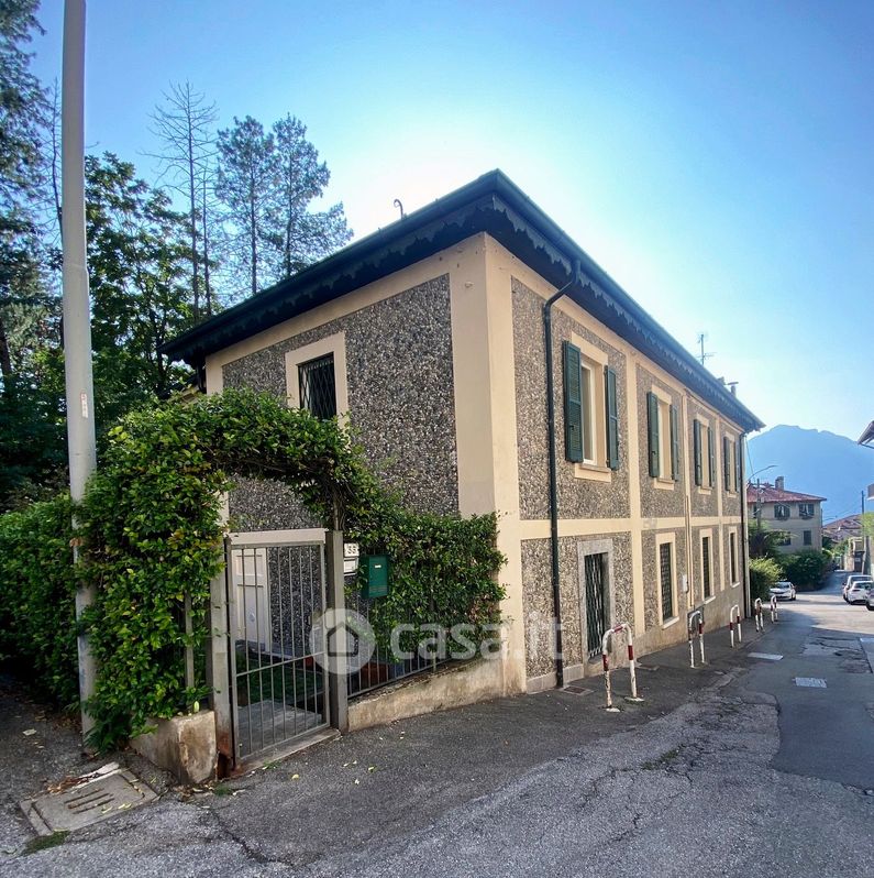 Casa Bi/Trifamiliare in Vendita in Via alla Rovinata 3 a Lecco