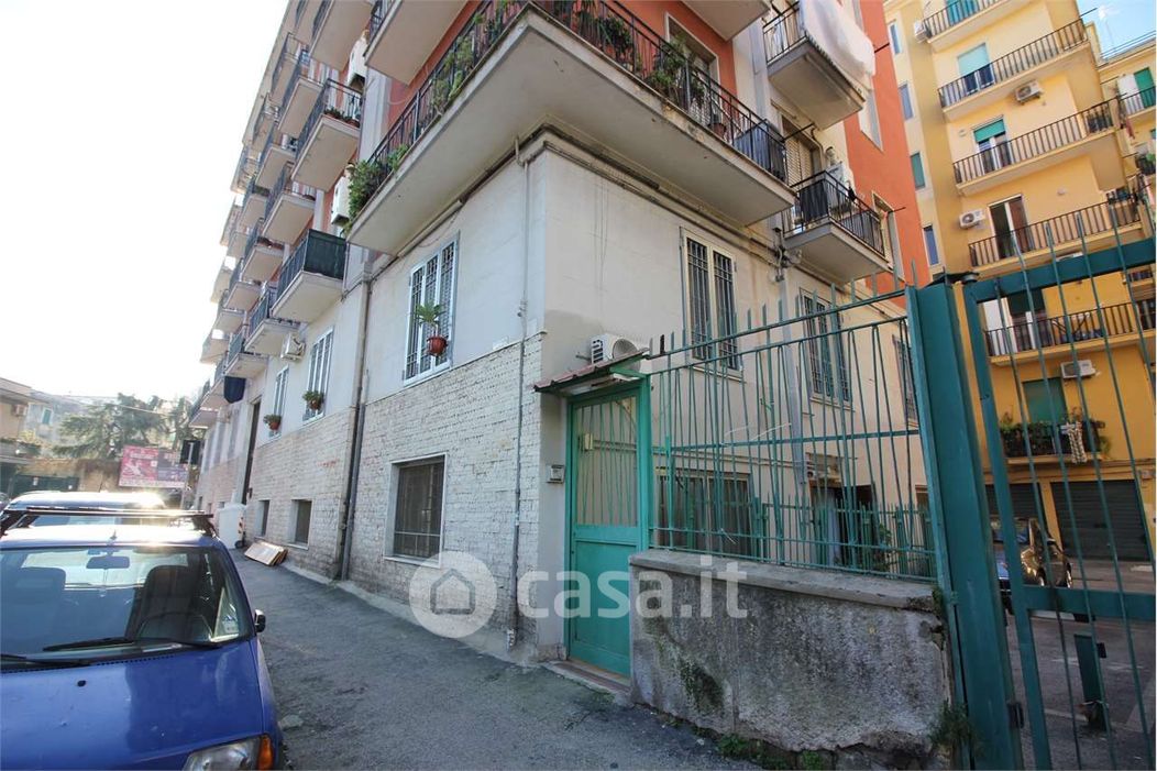 Appartamento in Vendita in Via Guglielmo Appulo 19 a Napoli